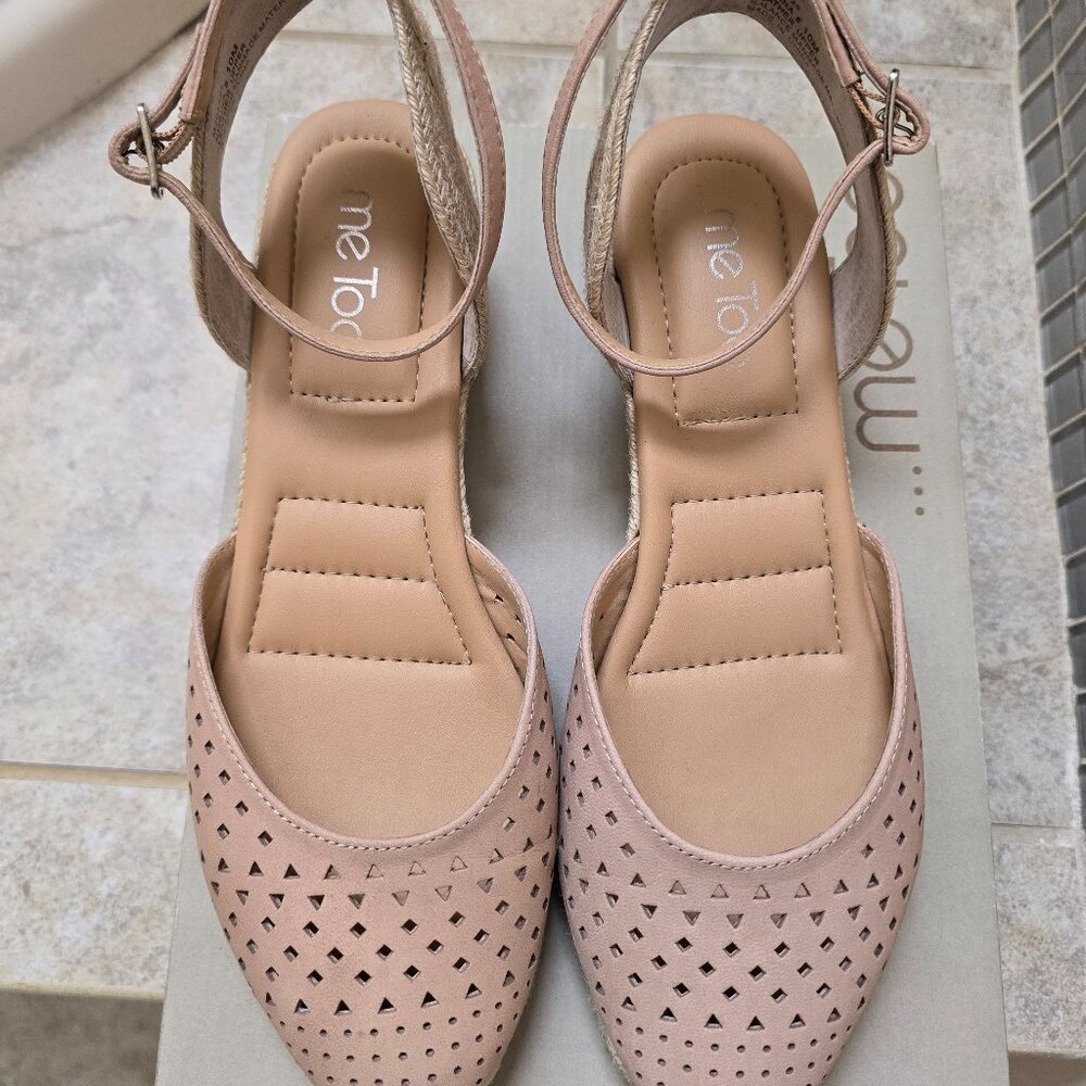 Natural-colored Espadrilles with ankle straps size 10